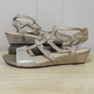 Clarkes Soft leather upper Sandal NWOT